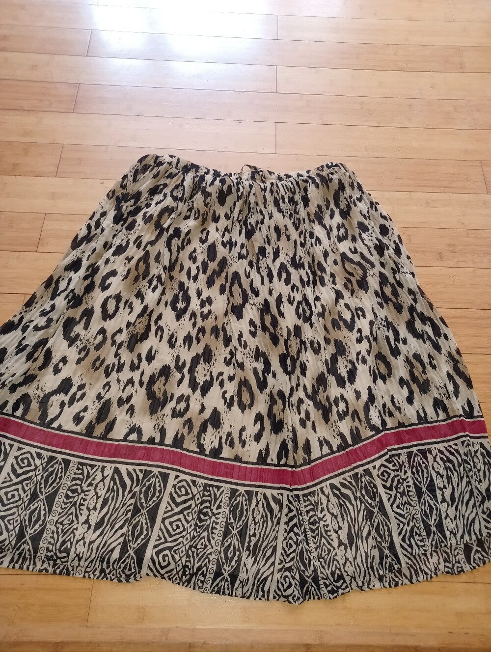 Alfred Dunner ~ Skirt Women Sz 18 Cheetah Crinkle Pleated Flowy Aztec Long